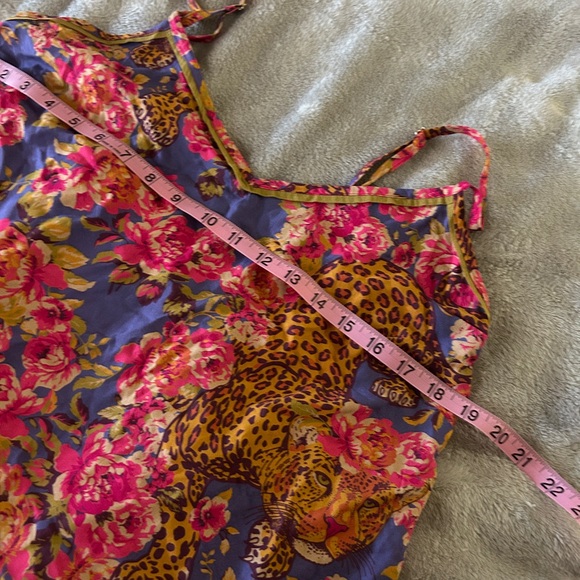 Like new Powder Cami in Floral Leopard Print size M. 100% modal. Leopard & roses - Picture 6 of 11